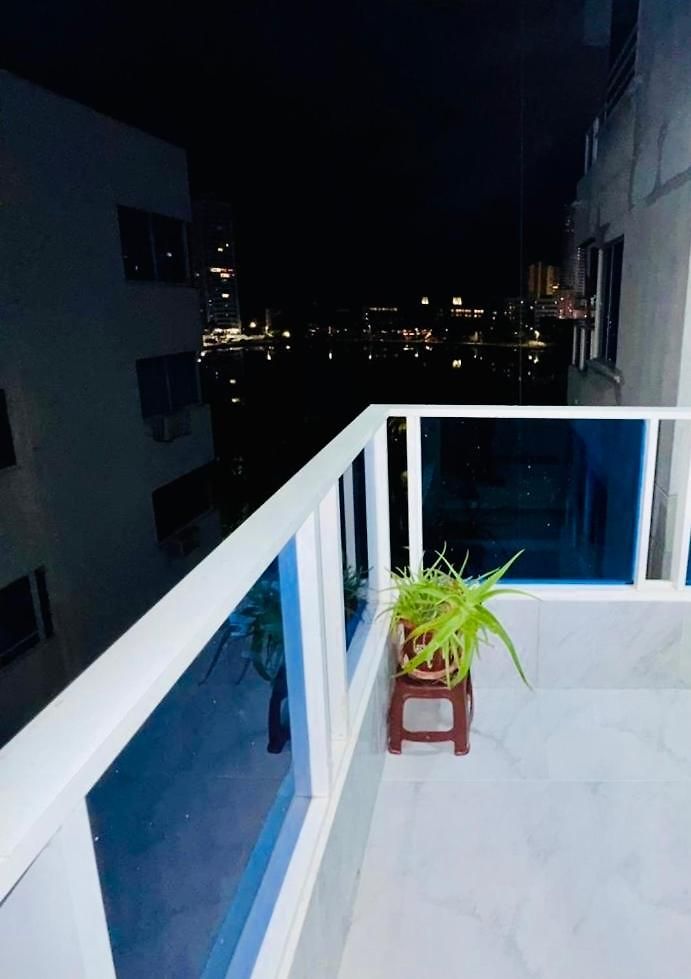 Remodelado Cómodo Y Cerca Al Mar Apartamento *